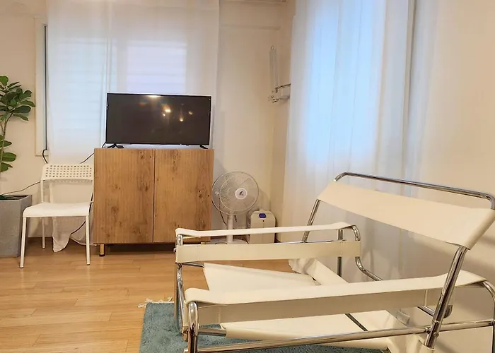 연지 아트하우스 White Linen House Apartment *
