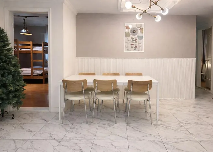 연지 아트하우스 White Linen House Apartment *