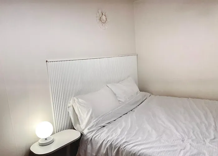 연지 아트하우스 White Linen House Apartment