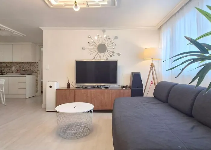 연지 아트하우스 White Linen House Apartment Seoul