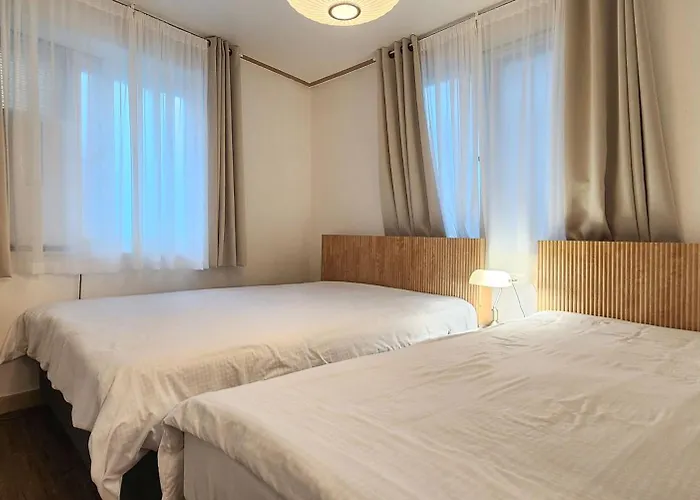 Apartment 연지 아트하우스 White Linen House *