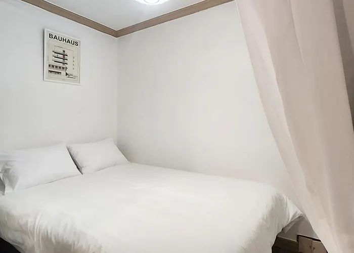 연지 아트하우스 White Linen House * Seoul