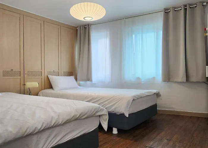 연지 아트하우스 White Linen House