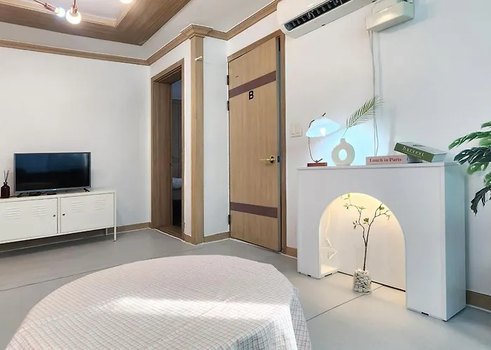 Apartment 연지 아트하우스 White Linen House Seoul