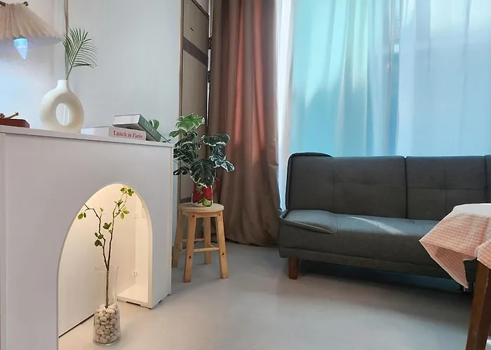 연지 아트하우스 White Linen House