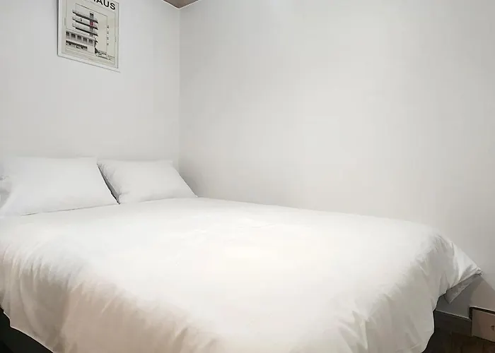 Apartment 연지 아트하우스 White Linen House