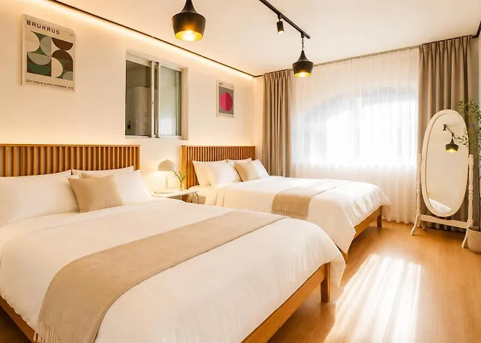 연지 아트하우스 White Linen House Apartment *